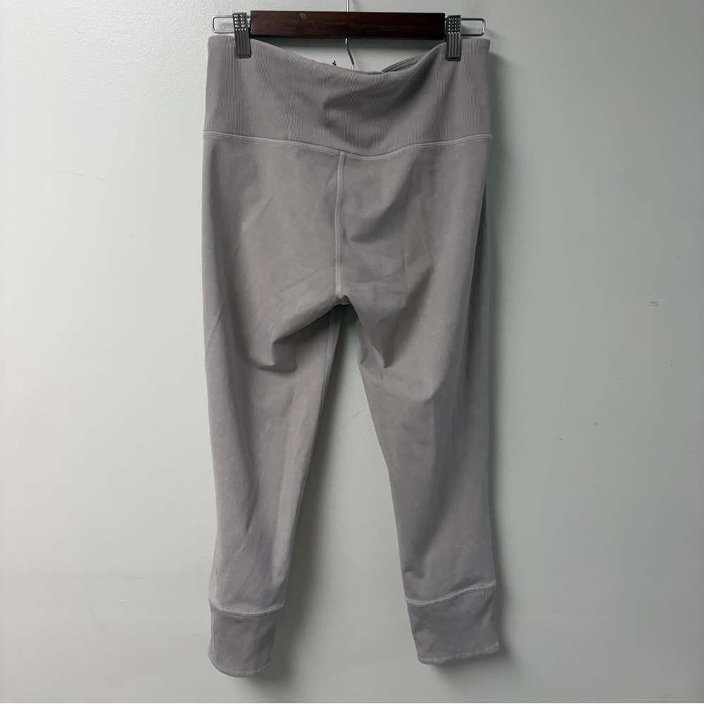 Lululemon Wunder Under Crop 23" *Ribbed Washed French Clay Size 8 - Picture 5 of 7